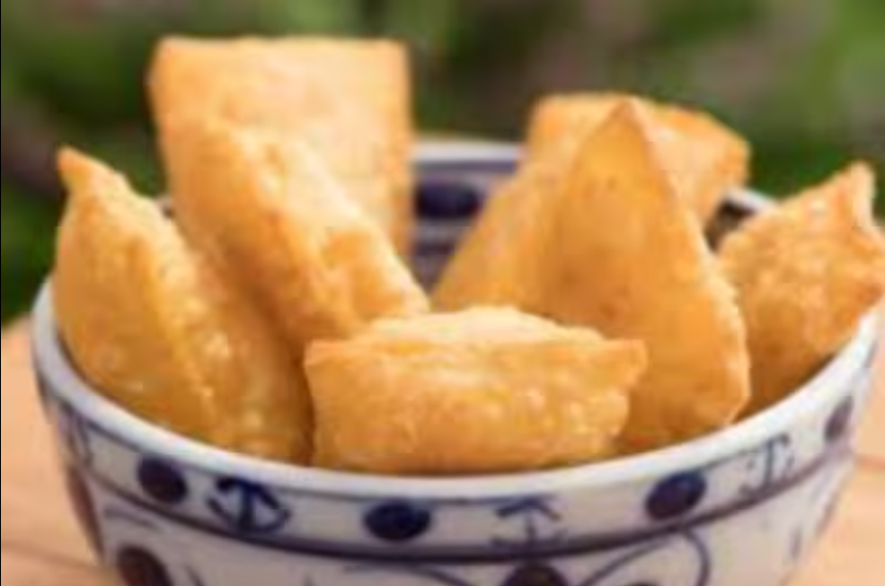 10 Mini pastel queijo